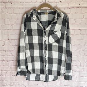 Woolrich 100% Cotton Plaid Button Up Shirt Woman’s Size‎ Medium